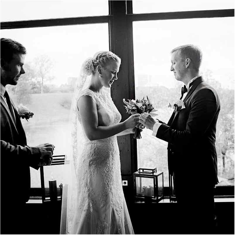 a good wedding photographer a good wedding photographer